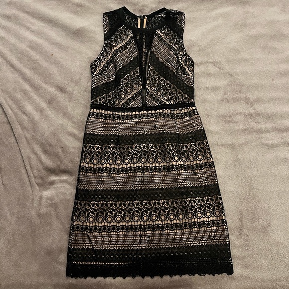 Bloomingdale’s Black and Beige Lace Dress - Picture 1 of 3